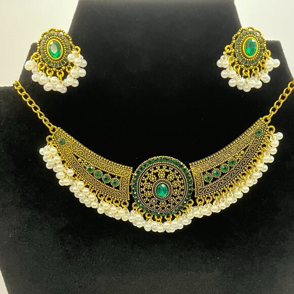 Adjustable Gold with Green Stone Necklace Choker and Earring Set - Picture 2 of 5